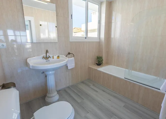Vacation Marbella: Romantic Duplex Penthouse Near Marina *