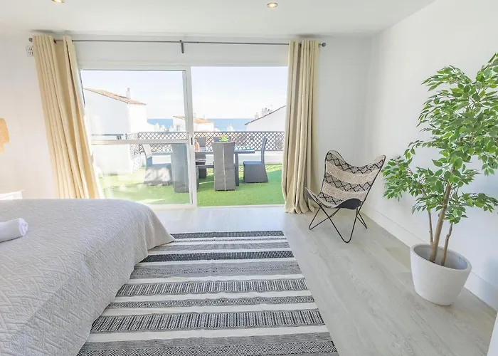 Vacation I Terrazas De Banus, Romantic, Jacuzzi, Pet-friendly, Cosy Duplex Penthouse, 2min Walk To Marina Daire Marbella