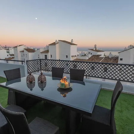 Vacation I Terrazas De Banus, Romantic, Jacuzzi, Pet-friendly, Cosy Duplex Penthouse, 2min Walk To Marina Lejlighed *
