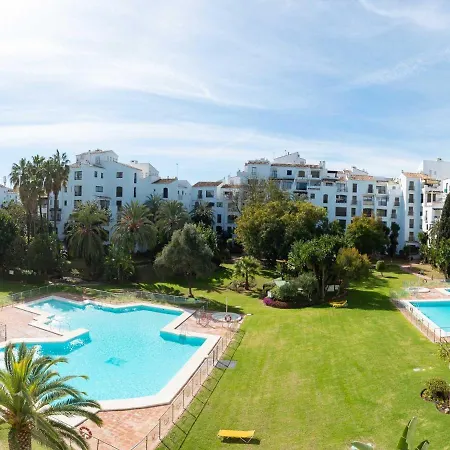 Apartman Vacation I Terrazas De Banus, Romantic, Jacuzzi, Pet-friendly, Cosy Duplex Penthouse, 2min Walk To Marina Marbella