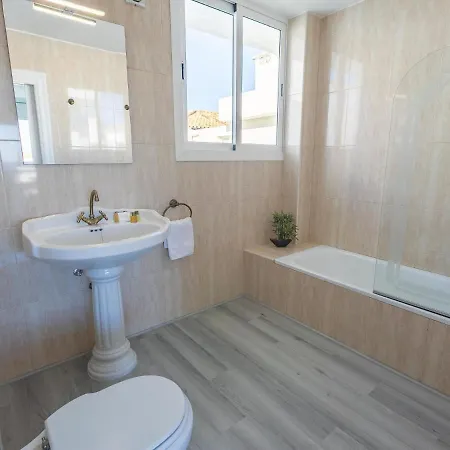 Vacation I Terrazas De Banus, Romantic, Jacuzzi, Pet-friendly, Cosy Duplex Penthouse, 2min Walk To Marina *