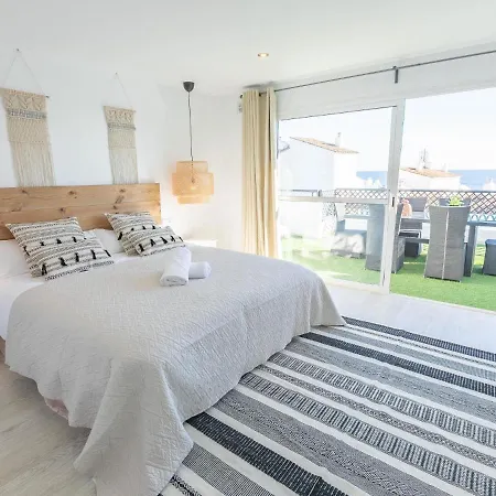 Vacation I Terrazas De Banus, Romantic, Jacuzzi, Pet-friendly, Cosy Duplex Penthouse, 2min Walk To Marina * Marbella