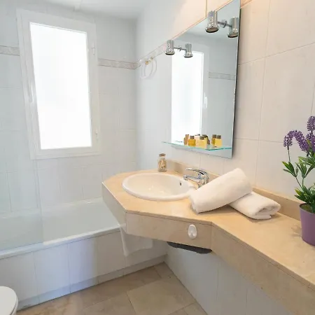 Vacation I Terrazas De Banus, Romantic, Jacuzzi, Pet-friendly, Cosy Duplex Penthouse, 2min Walk To Marina Apartman Marbella