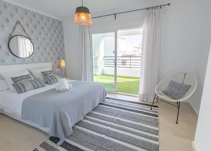 Vacation I Terrazas De Banus, Romantic, Jacuzzi, Pet-friendly, Cosy Duplex Penthouse, 2min Walk To Marina * 马尔韦利亚