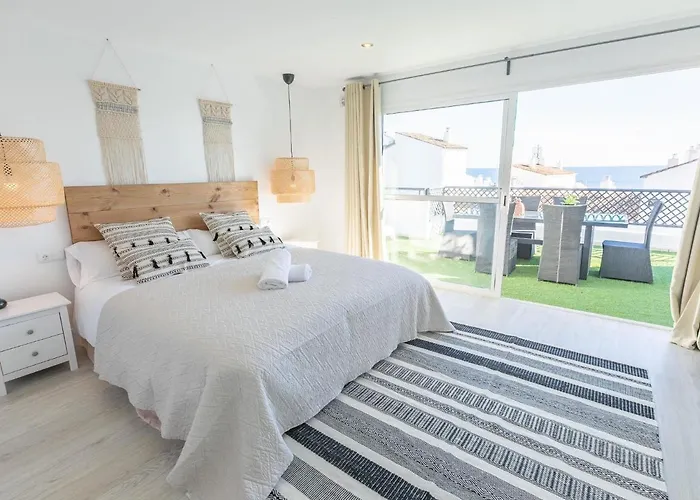 Vacation I Terrazas De Banus, Romantic, Jacuzzi, Pet-friendly, Cosy Duplex Penthouse, 2min Walk To Marina * Marbella