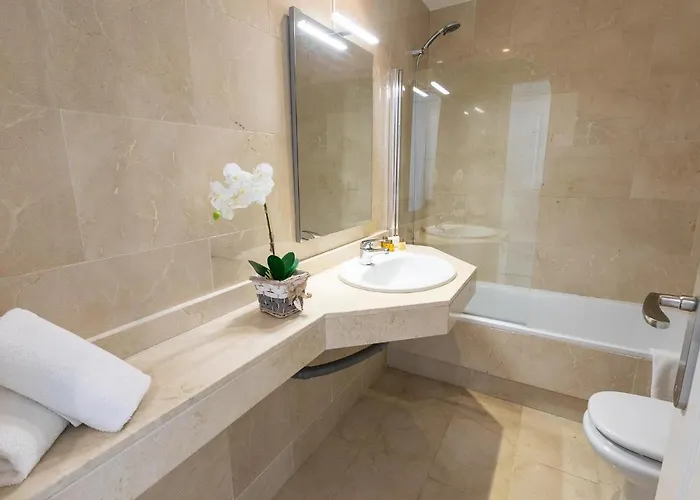 Apartament Vacation I Terrazas De Banus, Romantic, Jacuzzi, Pet-friendly, Cosy Duplex Penthouse, 2min Walk To Marina